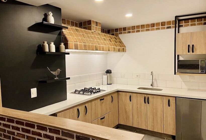 هتل Casa Santafe   Coliving