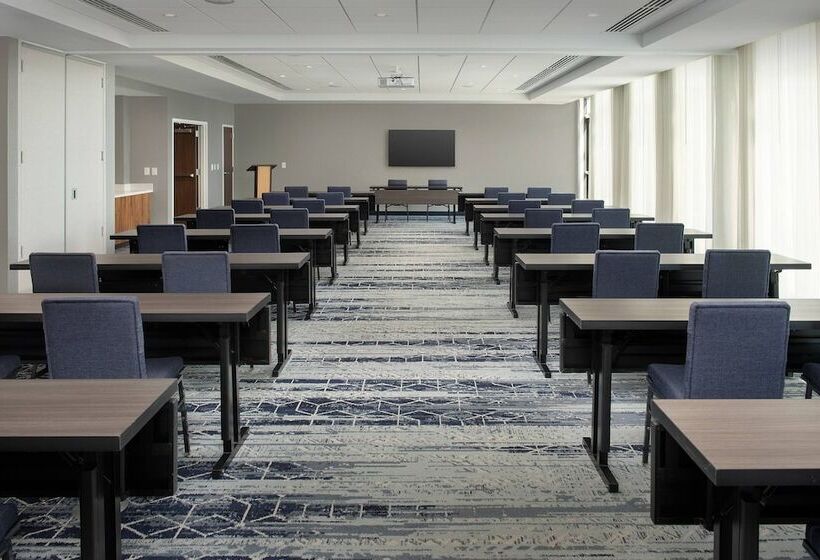 هتل Courtyard By Marriott Indianapolis Plainfield