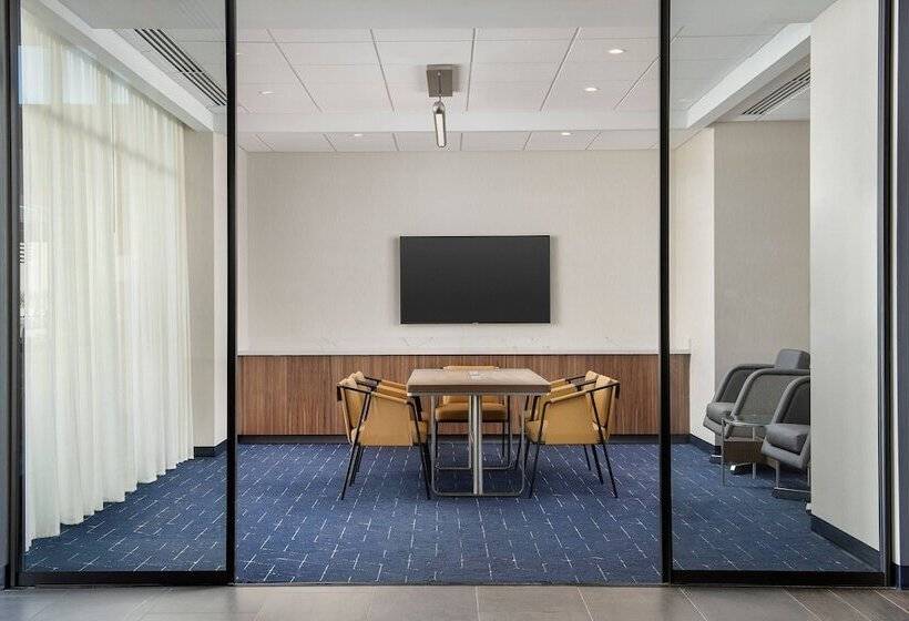 هتل Courtyard By Marriott Indianapolis Plainfield