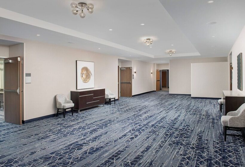 هتل Courtyard By Marriott Indianapolis Plainfield