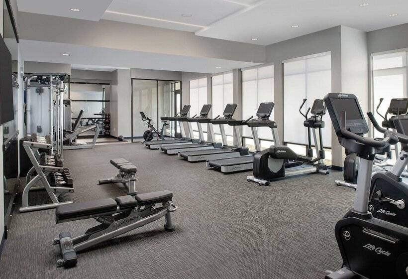 هتل Courtyard By Marriott Indianapolis Plainfield