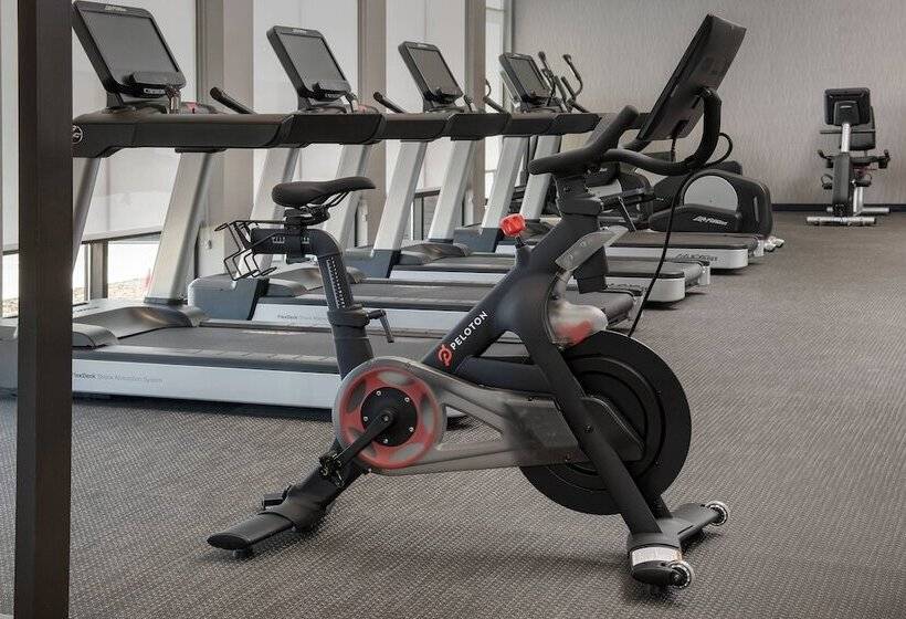 هتل Courtyard By Marriott Indianapolis Plainfield