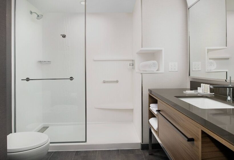 هتل Courtyard By Marriott Indianapolis Plainfield