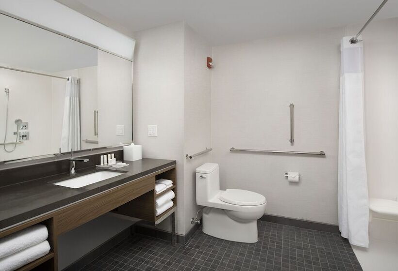 هتل Courtyard By Marriott Indianapolis Plainfield