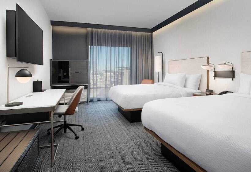 هتل Courtyard By Marriott Indianapolis Plainfield