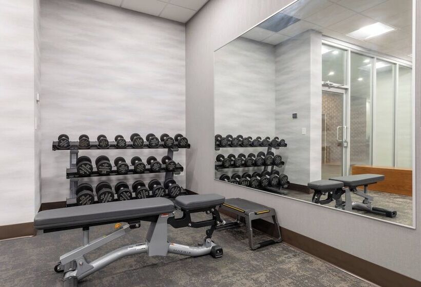 هتل Fairfield Inn & Suites By Marriott Salmon Arm