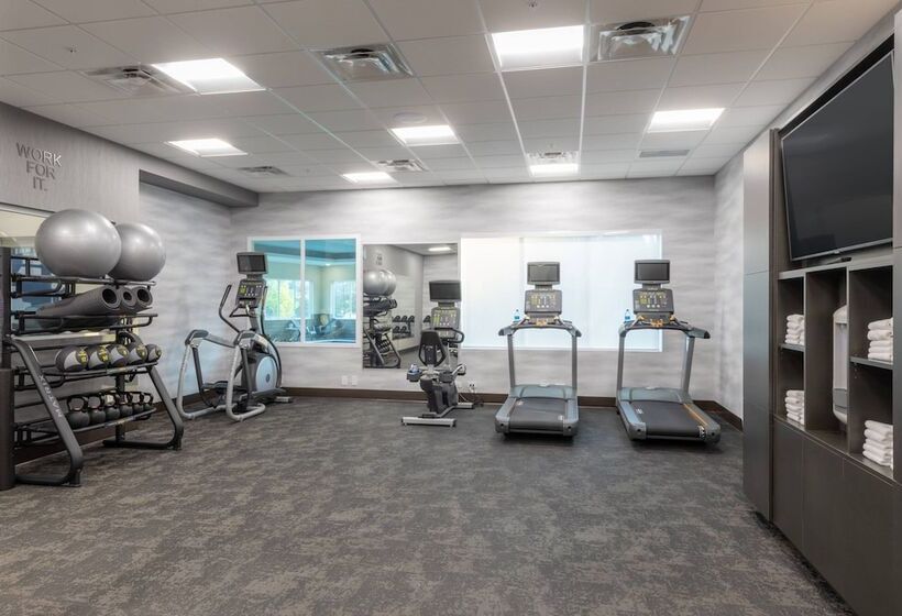 هتل Fairfield Inn & Suites By Marriott Salmon Arm
