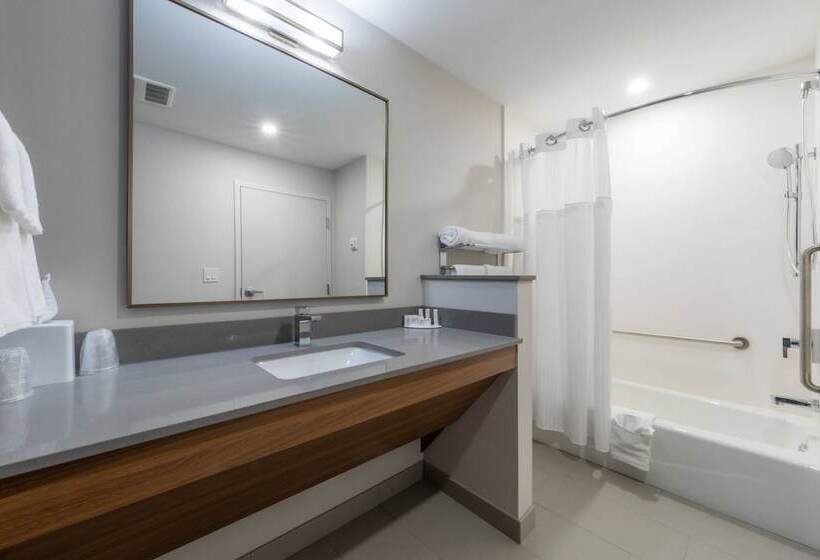 هتل Fairfield Inn & Suites By Marriott Salmon Arm