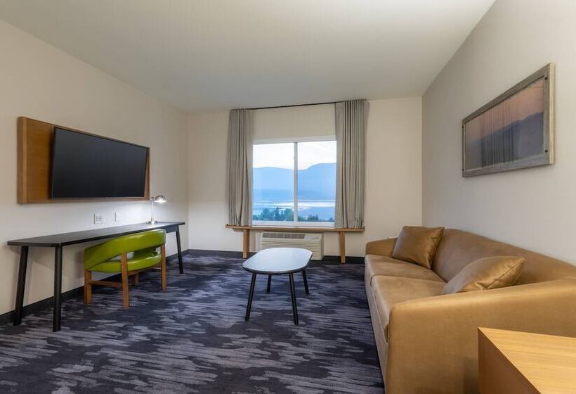 هتل Fairfield Inn & Suites By Marriott Salmon Arm