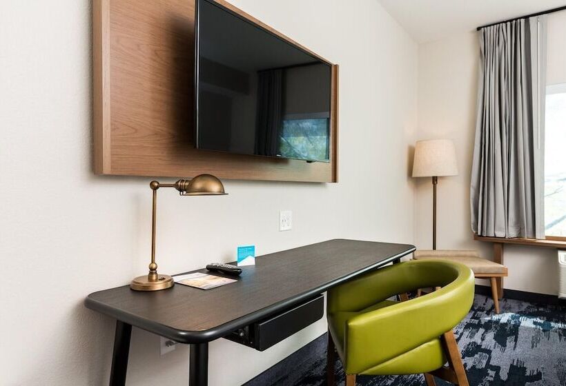 هتل Fairfield Inn & Suites By Marriott Salmon Arm