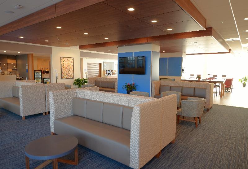 هتل Holiday Inn Express & Suites Onalaska La Crosse Area By Ihg