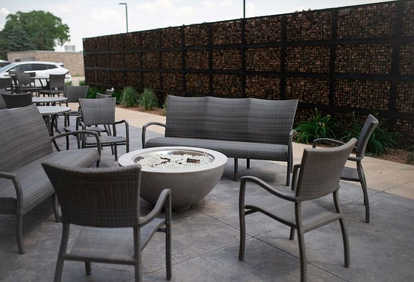 هتل Holiday Inn Express & Suites Onalaska La Crosse Area By Ihg