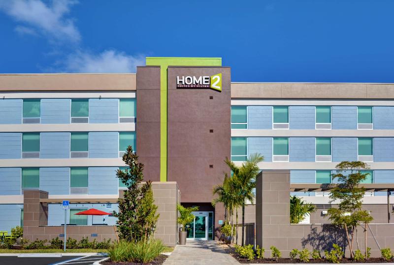 Отель Home2 Suites By Hilton Fort Myers Colonial Blvd