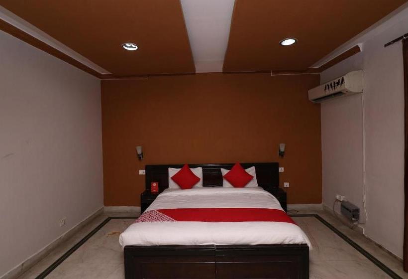 فندق Oyo 28193 Navya Inn