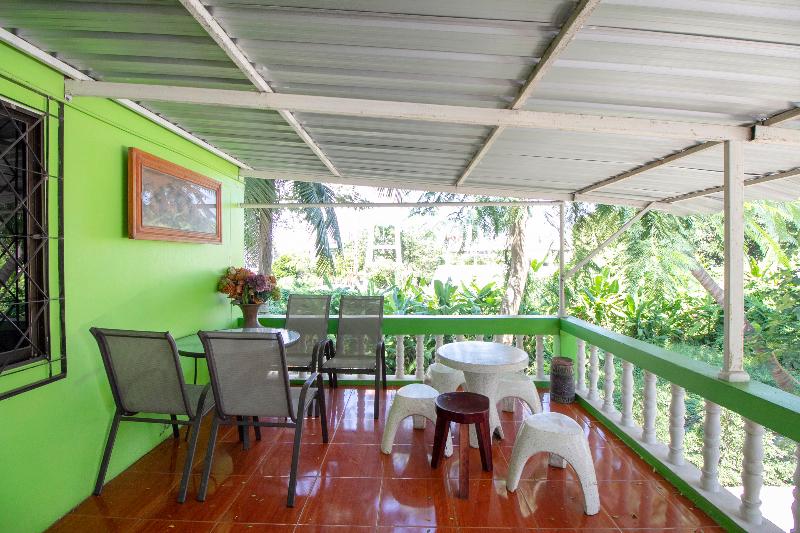 בית מלון כפרי Oyo 75372 Flight Hut