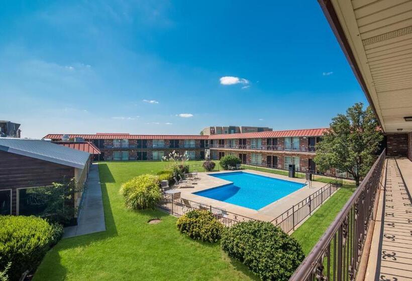 هتل Rodeway Inn