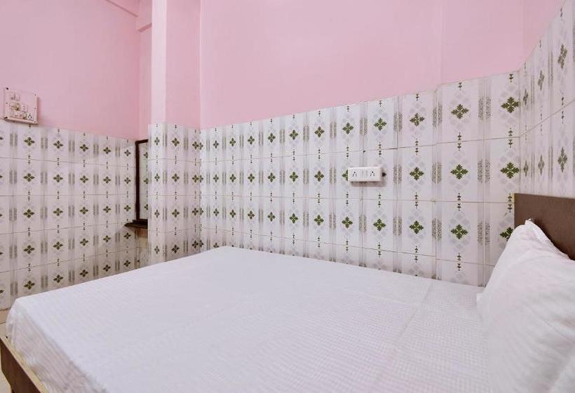 فندق Spot On 47639 Mahakal Lodge