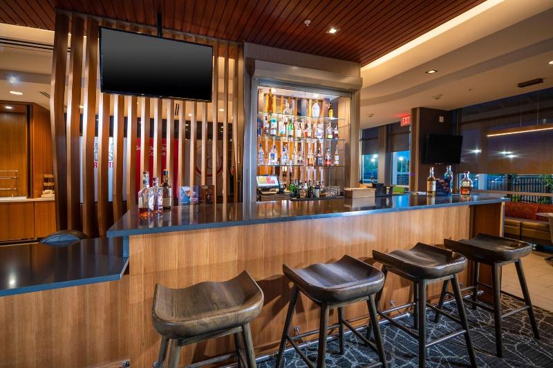 Отель Springhill Suites By Marriott Kenosha