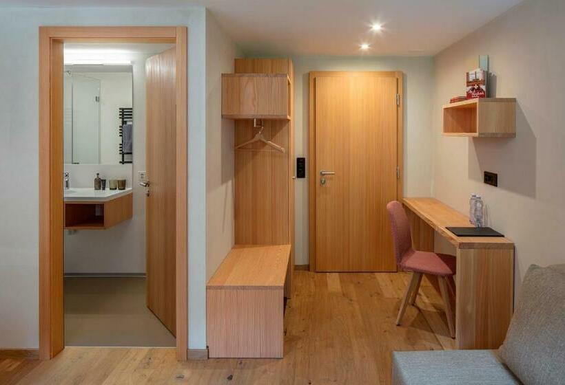 הוסטל Nest  Und Bietschhorn