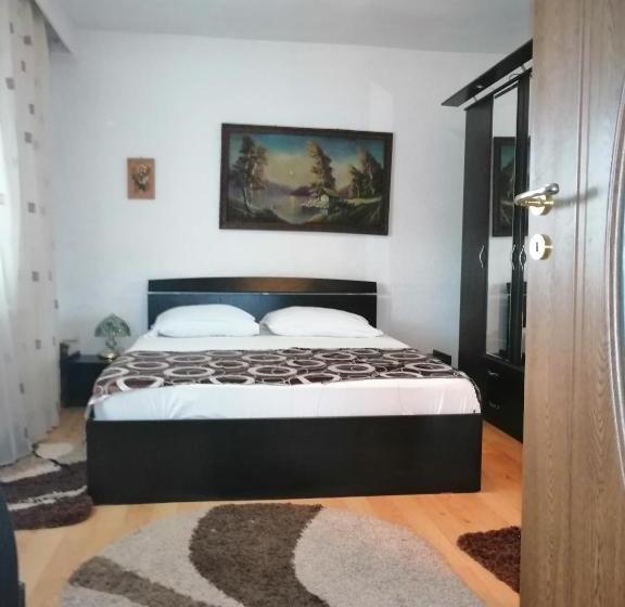 مبيت وإفطار Pension Bud