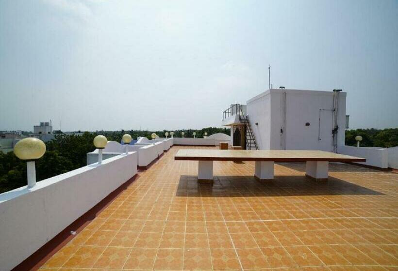 Отель Castle Manor Auroville Beach