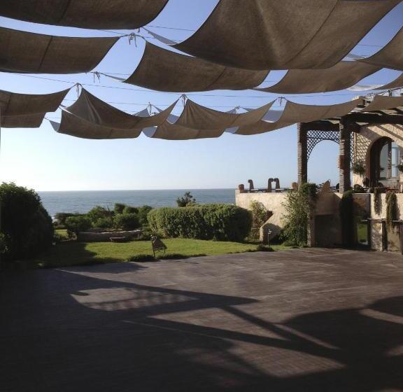 هتل Dar Danse, The Bubble On The Beach