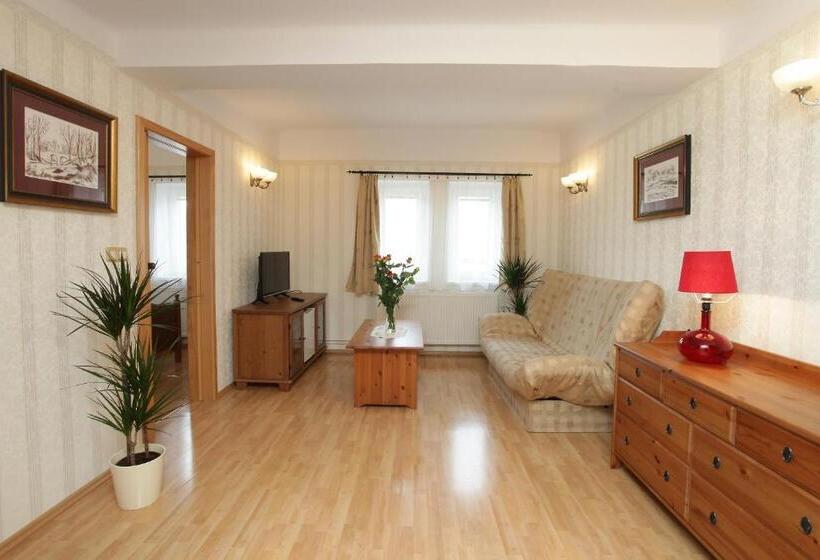 ホテル štekl   Hrubá Skála