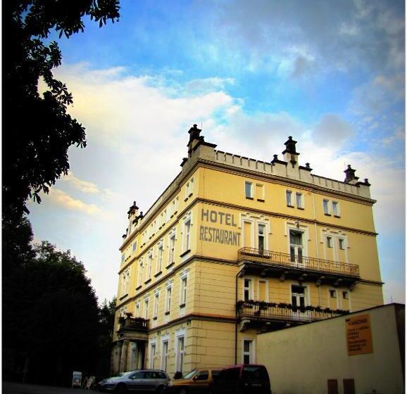 ホテル štekl   Hrubá Skála