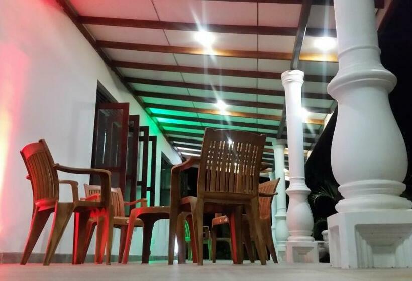 بنسيون Kandyan Rest