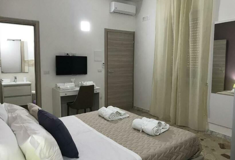 تختخواب و صبحانه La Residenza Apartment