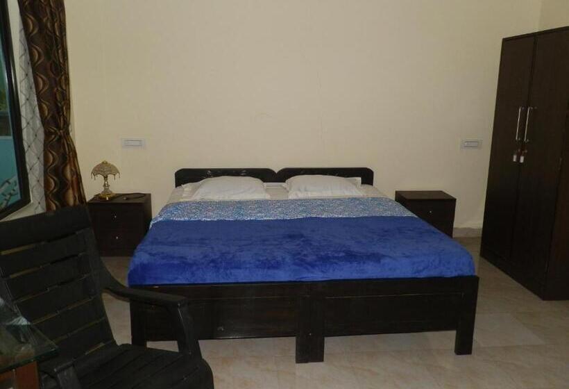 פנסיון Aldrin Guest House