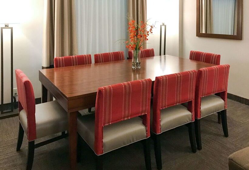 هتل Comfort Inn & Suites Presidential