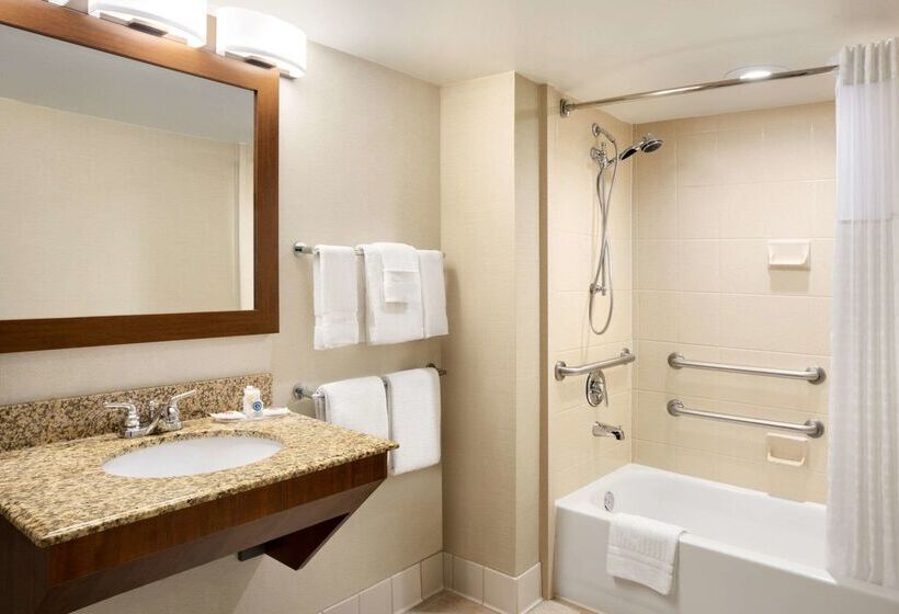 هتل Comfort Inn & Suites Presidential