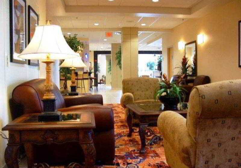 هتل Comfort Inn & Suites Presidential