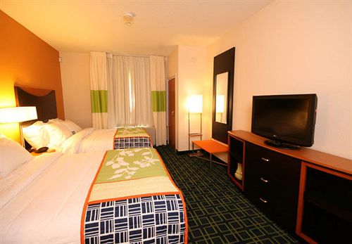 Отель Fairfield Inn & Suites White River Junction