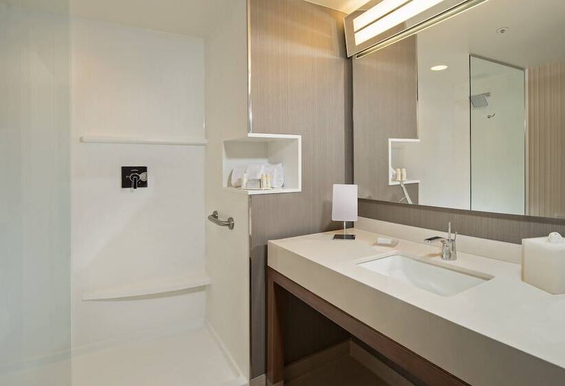 فندق Courtyard By Marriott Concord