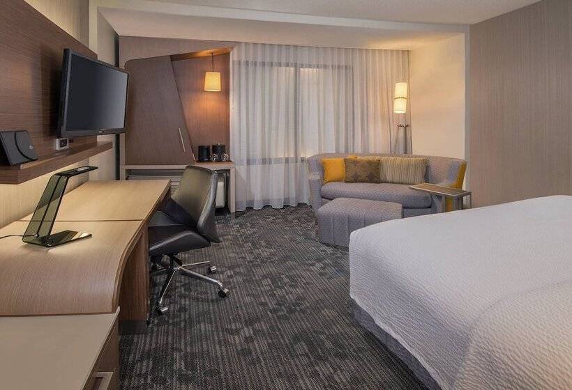 فندق Courtyard By Marriott Concord