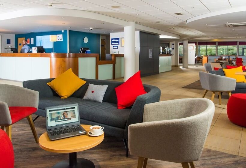 هتل Holiday Inn Express Newport, An Ihg