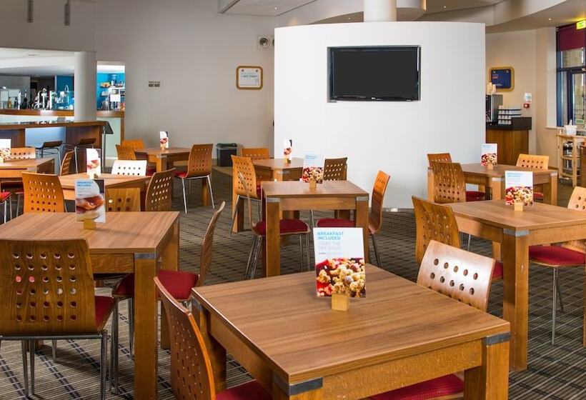 هتل Holiday Inn Express Newport, An Ihg