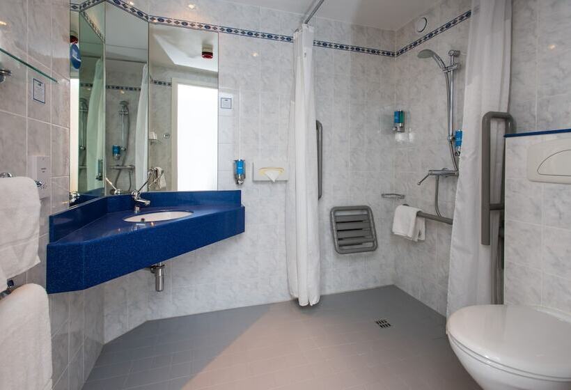 هتل Holiday Inn Express Newport, An Ihg
