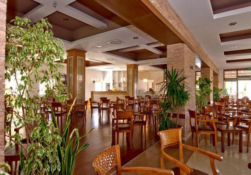 هتل Holiday Village Turkiye