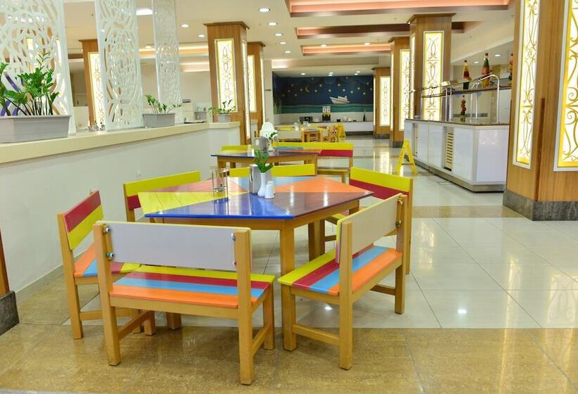 هتل Holiday Village Turkiye