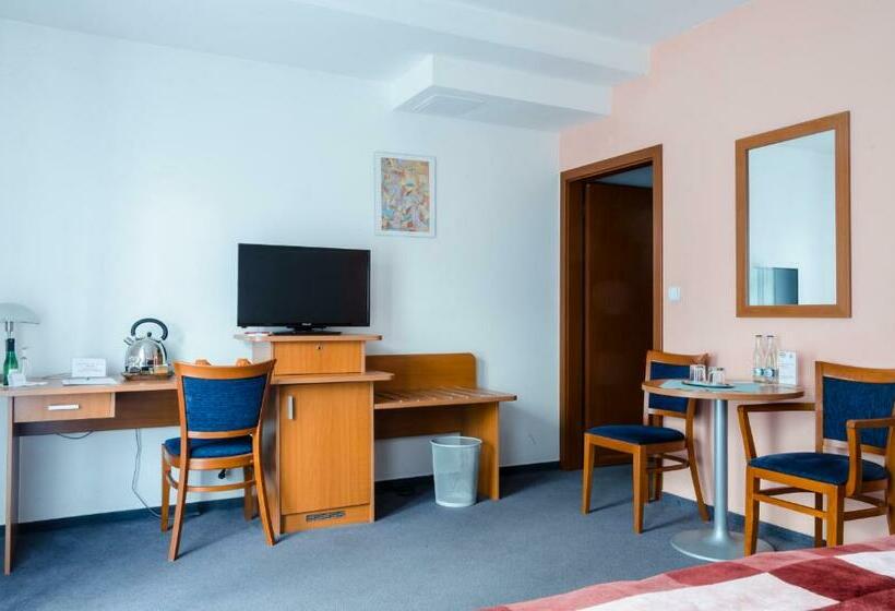 Fotos del hotel Inos:  14