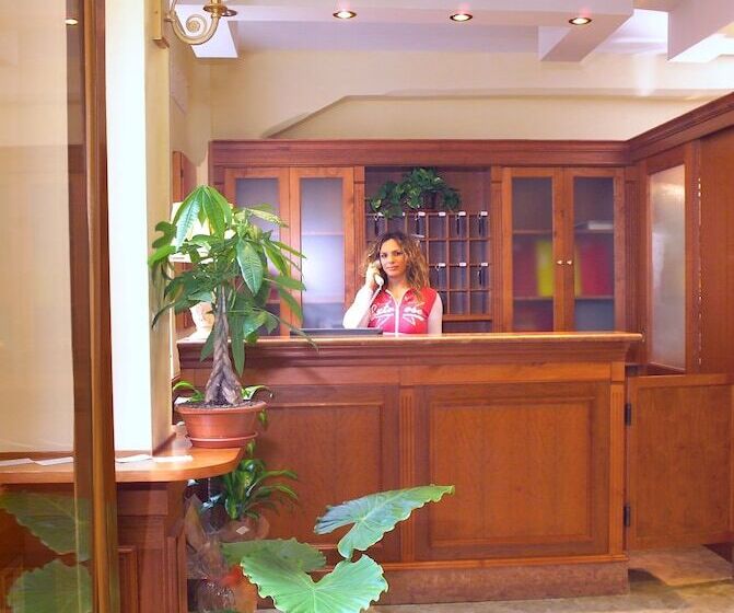 Fotos del hotel Kriss:  12