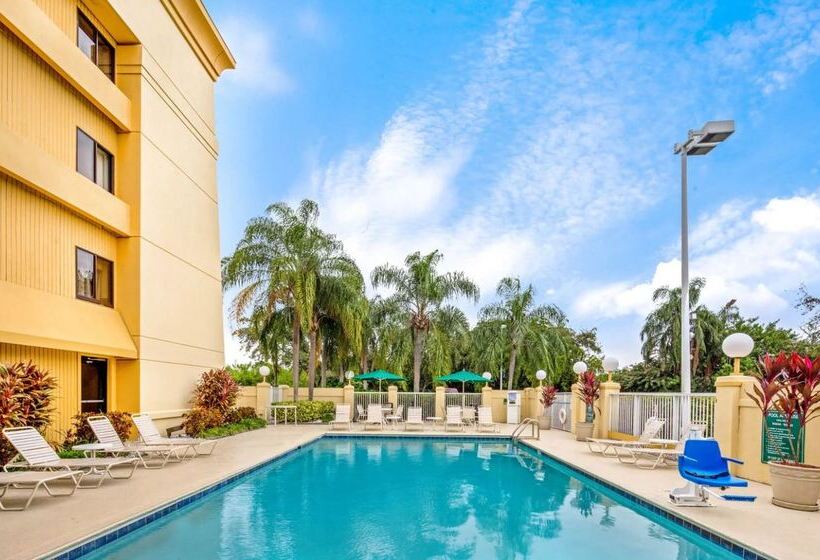 Hotel La Quinta Inn & Suites By Wyndham Miami Airport East