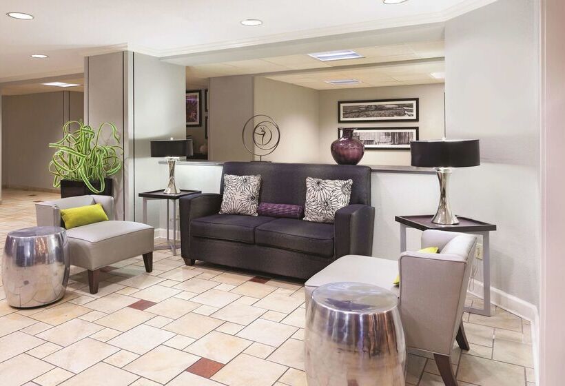 هتل La Quinta By Wyndham Miami Airport East