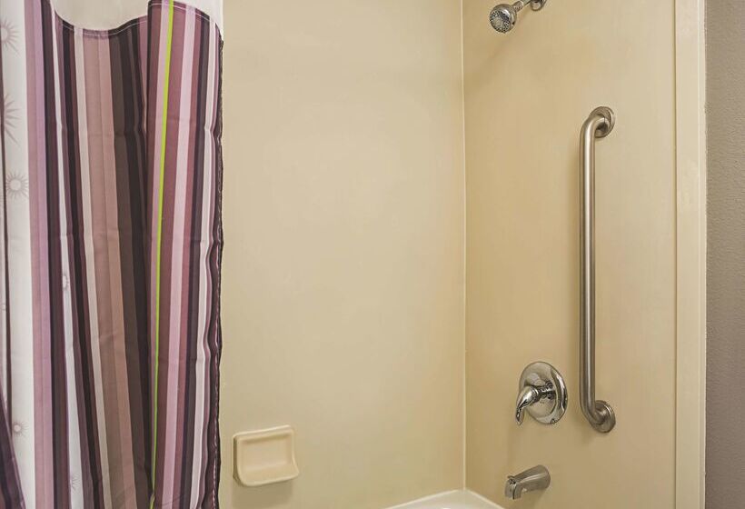 هتل La Quinta By Wyndham Miami Airport East