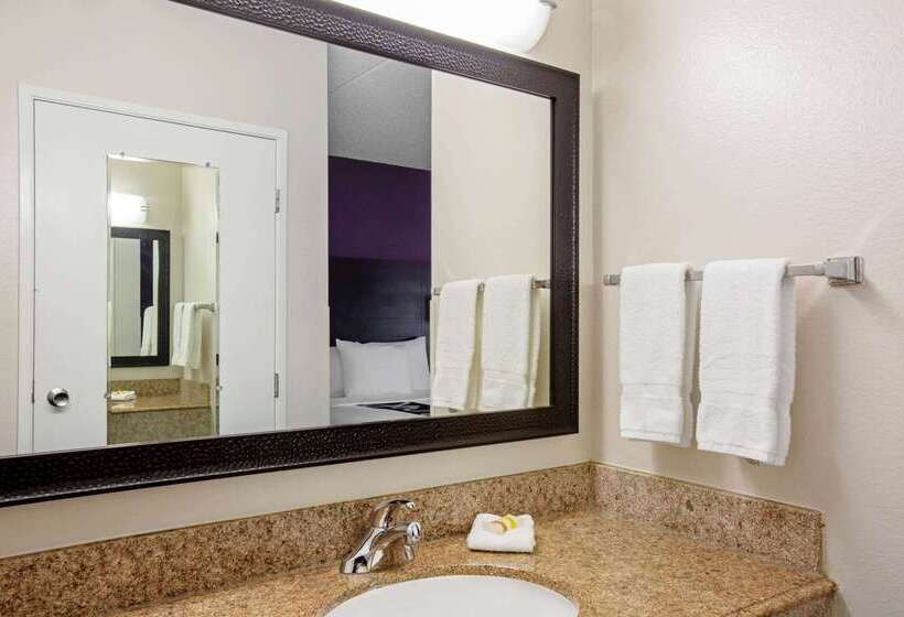 Hotel La Quinta Inn & Suites By Wyndham Miami Airport East