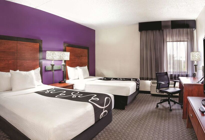 هتل La Quinta By Wyndham Miami Airport East