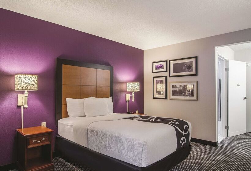 هتل La Quinta By Wyndham Miami Airport East